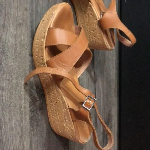 Clanto Italian Sandals - Picture 7 of 15